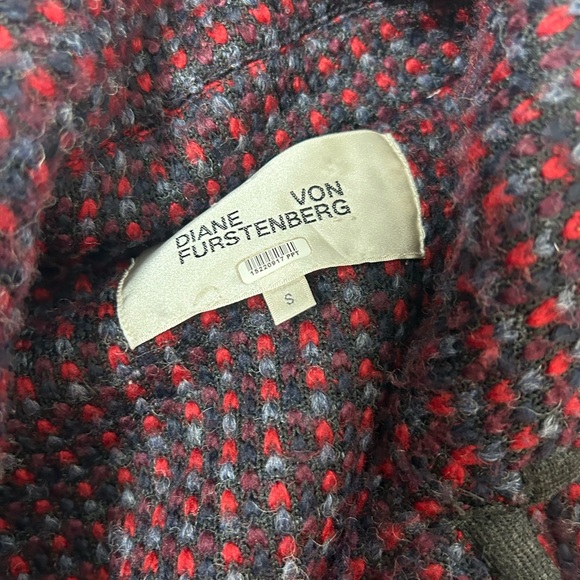 Diane von Furstenberg Wool-blend Tweed Coat (size small) - Picture 10 of 14